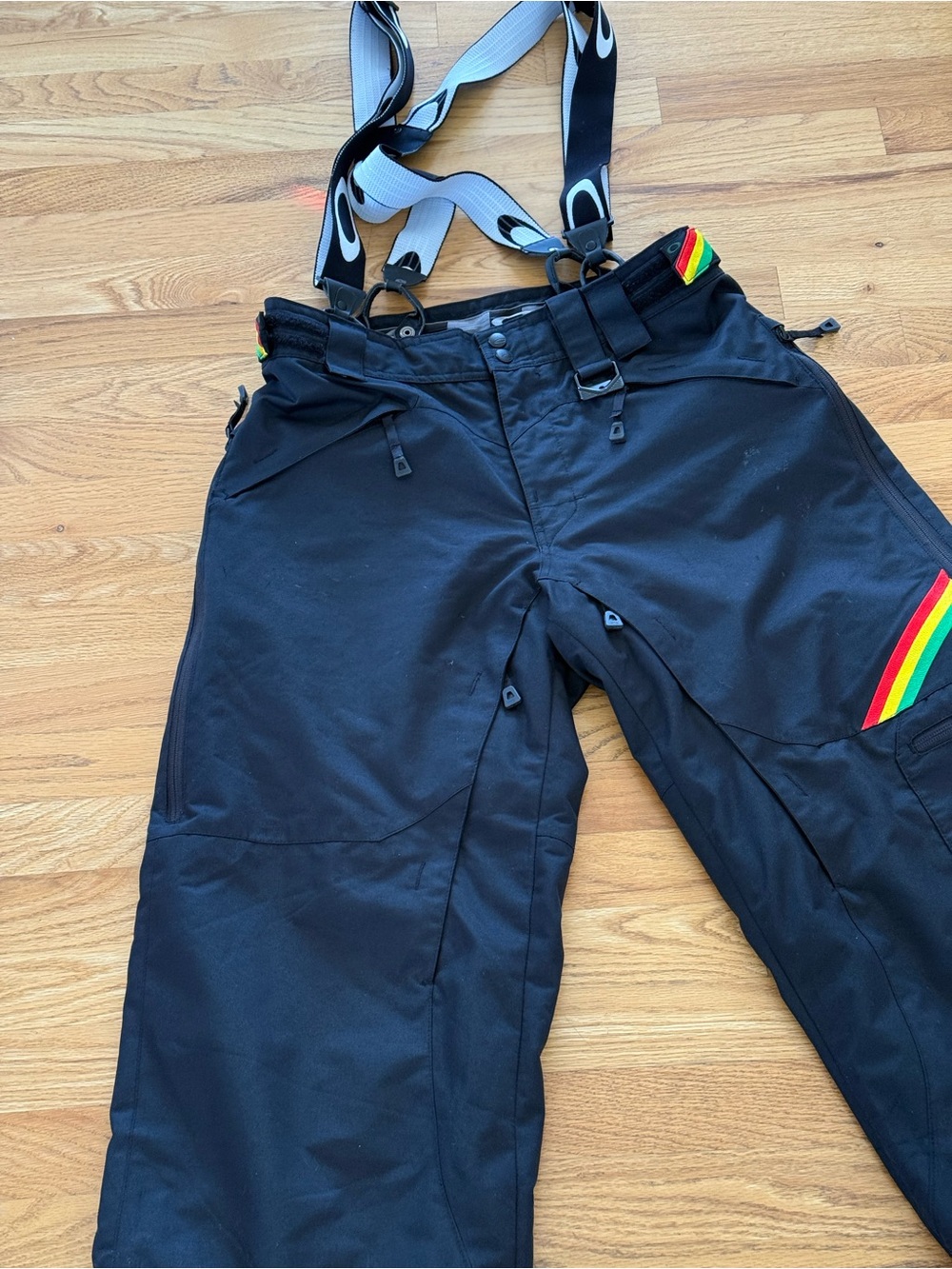 Oakley Black Men's Snow/Ski Pants with Rainbow Stripe Accent - Picture 4 of 16